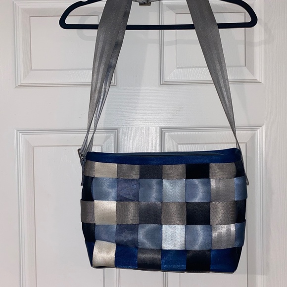 Harveys Seatbelt Bag Forever Blue Jean Crossbody FBJ Convertible Tote - Picture 1 of 15